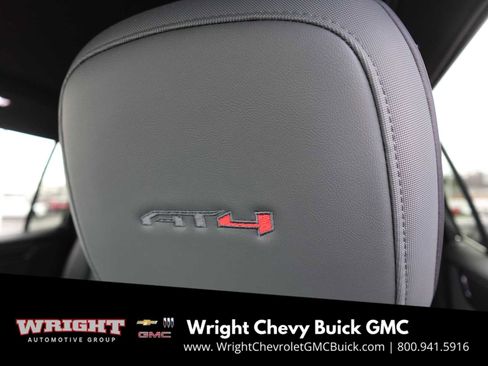 Used 2025 GMC Acadia AT4 w/ Luxury Package image 14