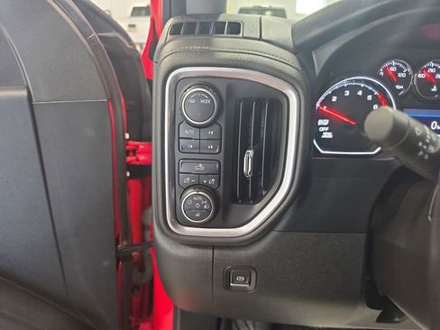 Used 2022 Chevrolet Silverado 1500 LT AWD/4WD image 19