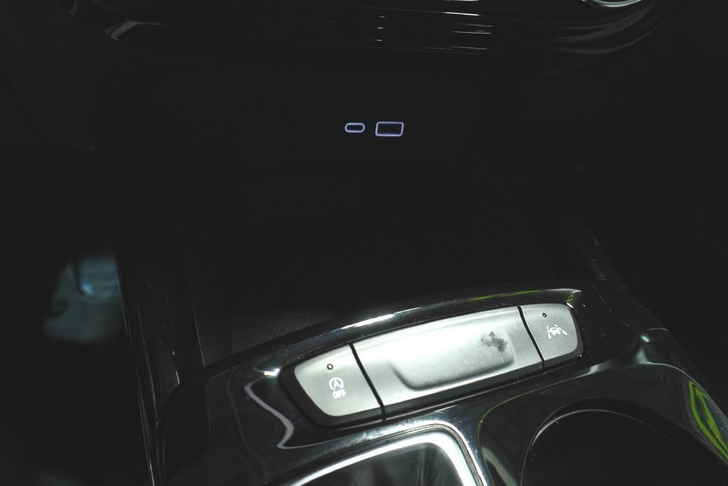 Used 2025 Chevrolet Trax LT w/ Driver Confidence Package FWD image 24