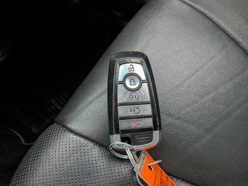 Certified 2017 Ford Edge Titanium w/ Equipment Group 301A AWD/4WD image 38