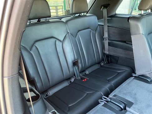 Used 2018 Audi Q7 3.0T Prestige w/ Prestige Package AWD/4WD image 36