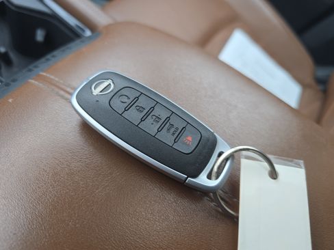 Used 2023 Nissan Pathfinder Platinum image 35