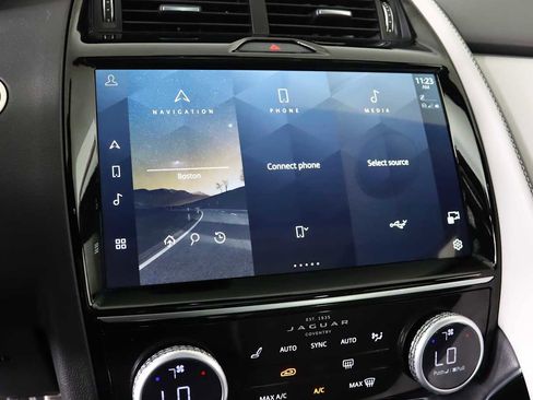 Used 2024 Jaguar E-PACE R-Dynamic SE image 16