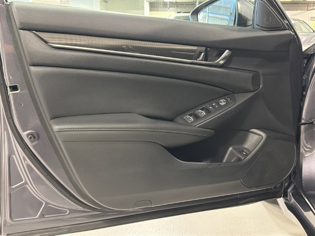 Used 2019 Honda Accord Sport image 9