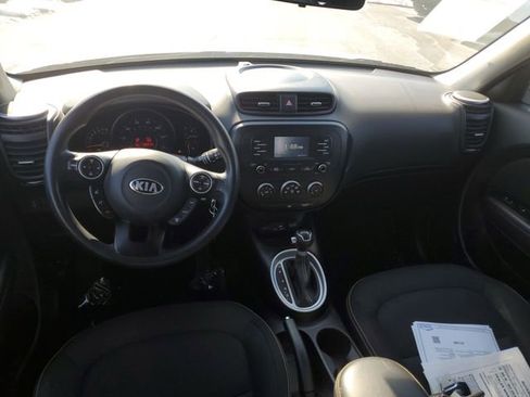 Used 2016 Kia Soul + image 9