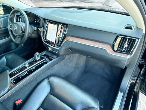 Used 2023 Volvo S60 B5 Plus image 34