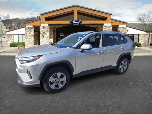 Used 2024 Toyota RAV4 XLE image 1