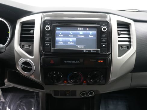 Used 2015 Toyota Tacoma TRD Sport w/ TRD Sport Package image 15