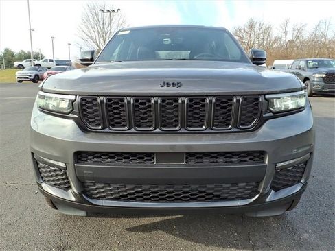New 2025 Jeep Grand Cherokee L Limited w/ Black Appearance Package image 28