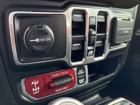Used 2023 Jeep Gladiator Rubicon w/ Cold Weather Group image 26