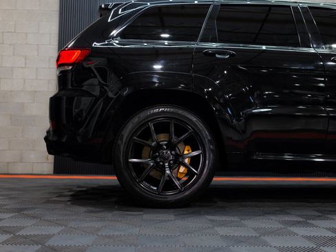 Used 2018 Jeep Grand Cherokee Trackhawk AWD/4WD image 11