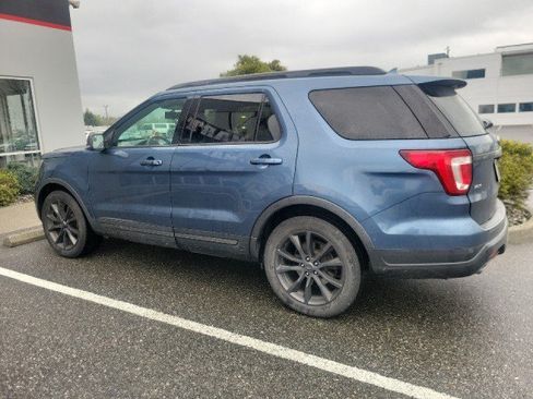 Used 2018 Ford Explorer XLT w/ Equipment Group 202A FWD image 5