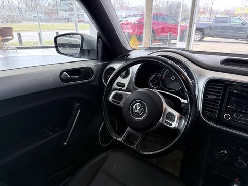 Used 2015 Volkswagen Beetle 1.8T FWD image 41