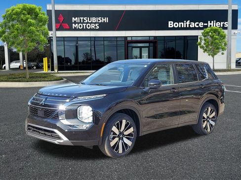 New 2026 Mitsubishi Outlander SE FWD image 2