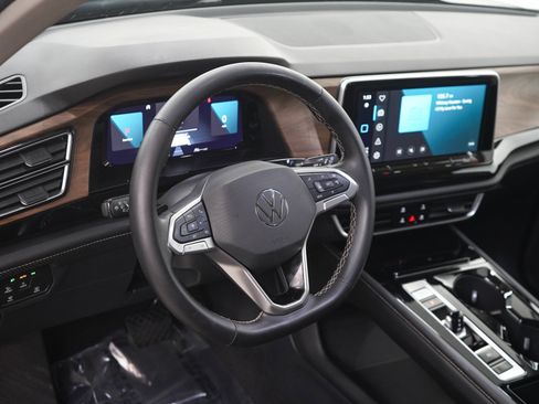 Used 2024 Volkswagen Atlas SE w/ Black Wheel Package AWD/4WD image 21