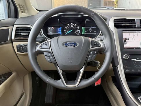 Used 2015 Ford Fusion SE w/ Equipment Group 202A image 25