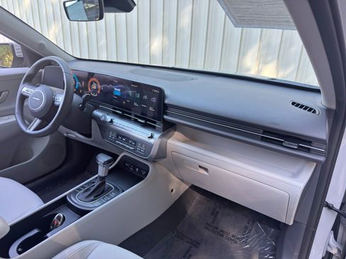 Used 2025 Hyundai Kona SEL AWD/4WD image 13