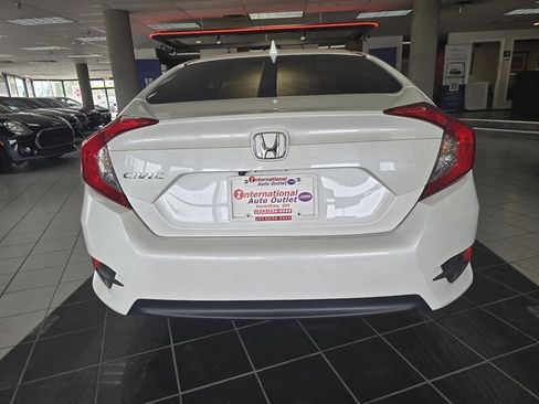 Used 2017 Honda Civic EX image 5