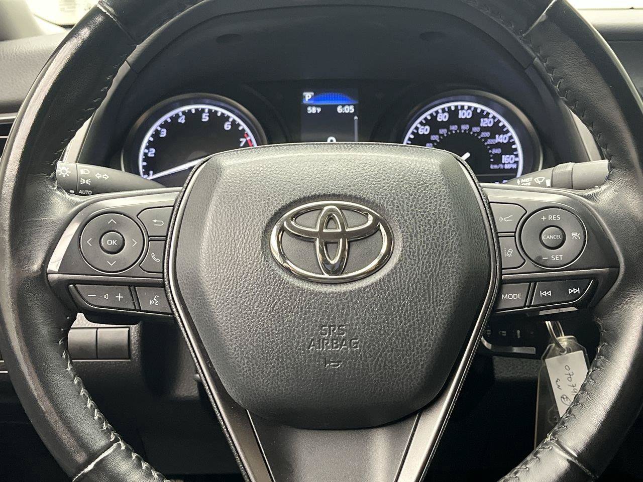 Used 2022 Toyota Camry SE w/ Carpet Mat Package (TMS) FWD image 12