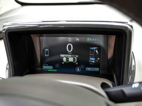 Used 2015 Chevrolet Volt w/ Enhanced Safety Package 1 FWD image 16