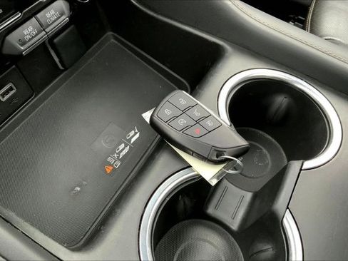 Used 2022 GMC Yukon AT4 image 11