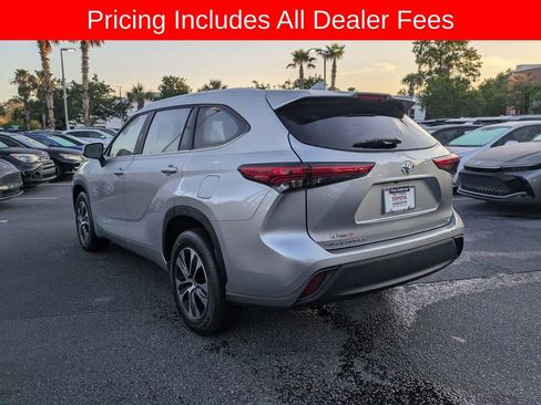 Used 2023 Toyota Highlander XLE FWD image 7