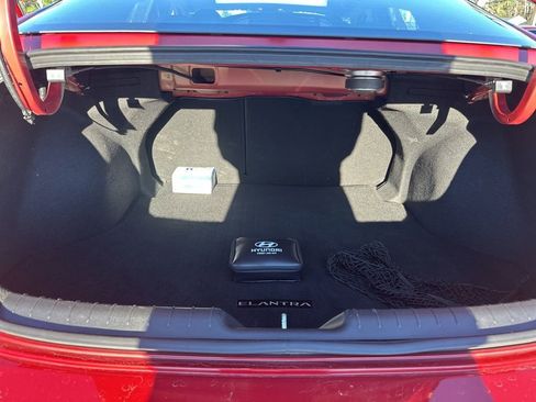 Used 2023 Hyundai Elantra Limited image 29