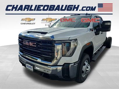 New 2026 GMC Sierra 3500 Pro w/ Convenience Package