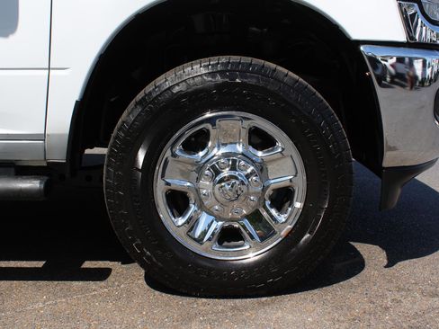 Used 2024 RAM 2500 Tradesman w/ Chrome Appearance Group AWD/4WD image 39