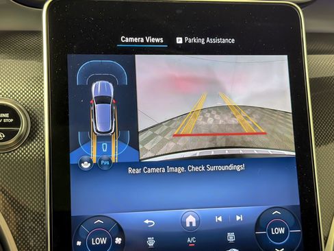 Used 2025 Mercedes-Benz GLC 300 image 18