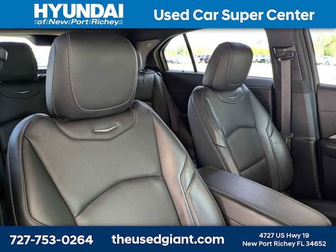 Used 2024 Cadillac XT4 Premium Luxury FWD image 6
