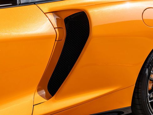 Used 2022 McLaren GT RWD image 17