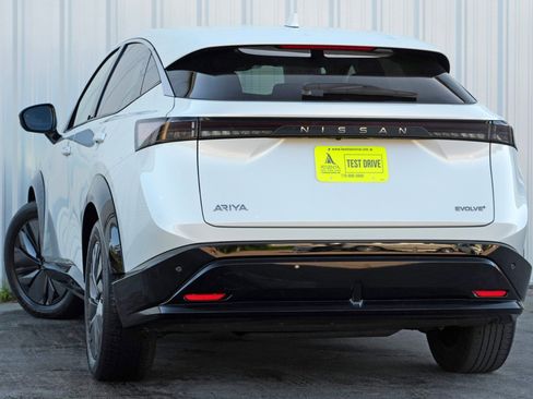 Used 2025 Nissan Ariya FWD image 5