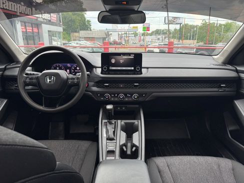 Used 2025 Honda Accord SE image 41
