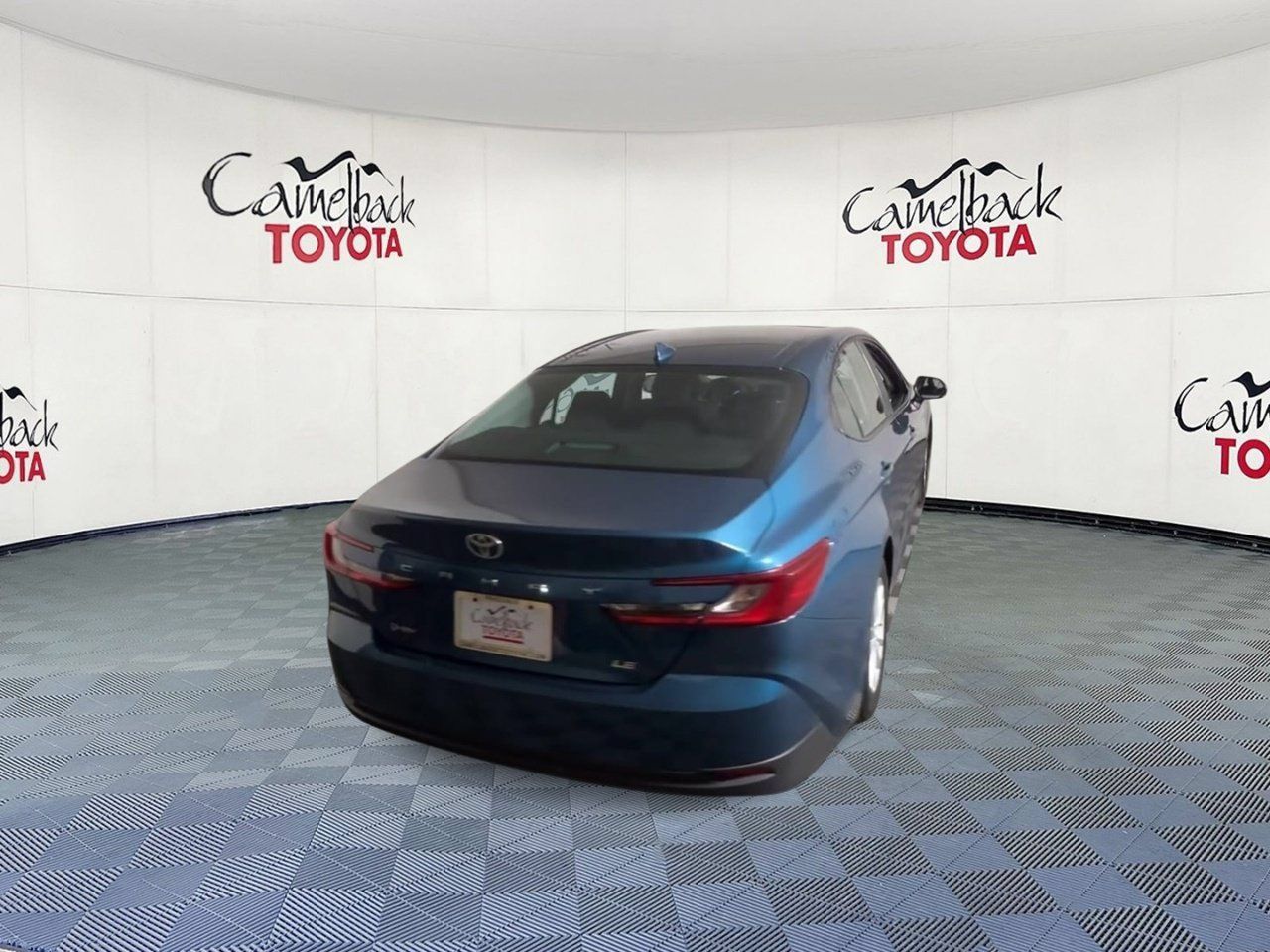 Used 2025 Toyota Camry LE w/ Convenience Package FWD image 9