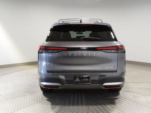 Certified 2026 INFINITI QX60 Luxe w/ Family Package AWD/4WD image 13