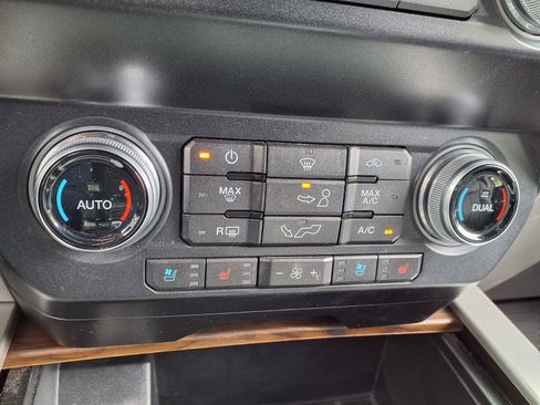 Used 2019 Ford F150 Lariat w/ Equipment Group 502A Luxury AWD/4WD image 10