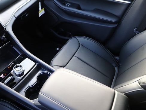 New 2025 Jeep Grand Cherokee Limited image 24