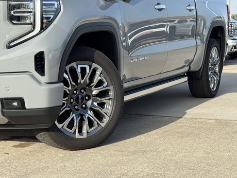 Used 2025 GMC Sierra 1500 Denali Ultimate AWD/4WD image 3