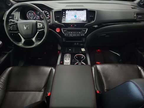 Certified 2025 Honda Ridgeline Black Edition image 13