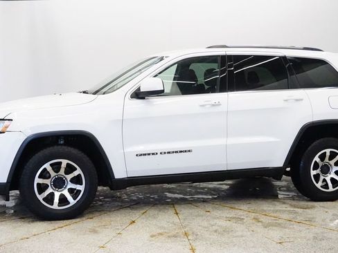 Certified 2017 Jeep Grand Cherokee Laredo w/ Quick Order Package 23E image 2