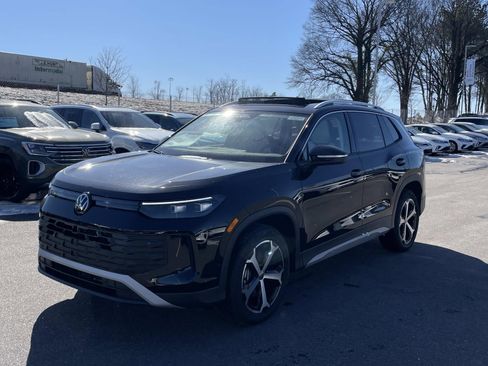 New 2026 Volkswagen Tiguan SE AWD/4WD image 3