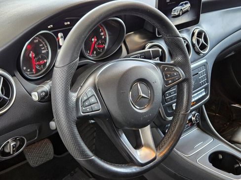 Used 2019 Mercedes-Benz GLA 250 image 24