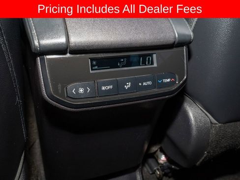 Used 2023 Toyota Highlander XLE FWD image 8