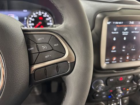 Certified 2022 Jeep Renegade Latitude image 12