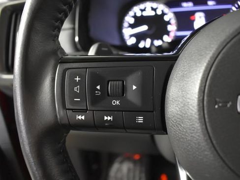 Used 2024 Nissan Pathfinder SL AWD/4WD image 16