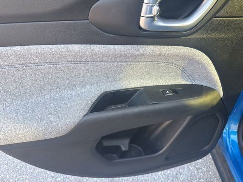 Used 2022 Jeep Compass Latitude FWD image 10
