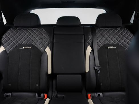 Used 2021 Bentley Bentayga Speed AWD/4WD image 34