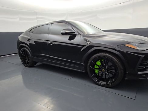 Used 2022 Lamborghini Urus AWD/4WD image 70