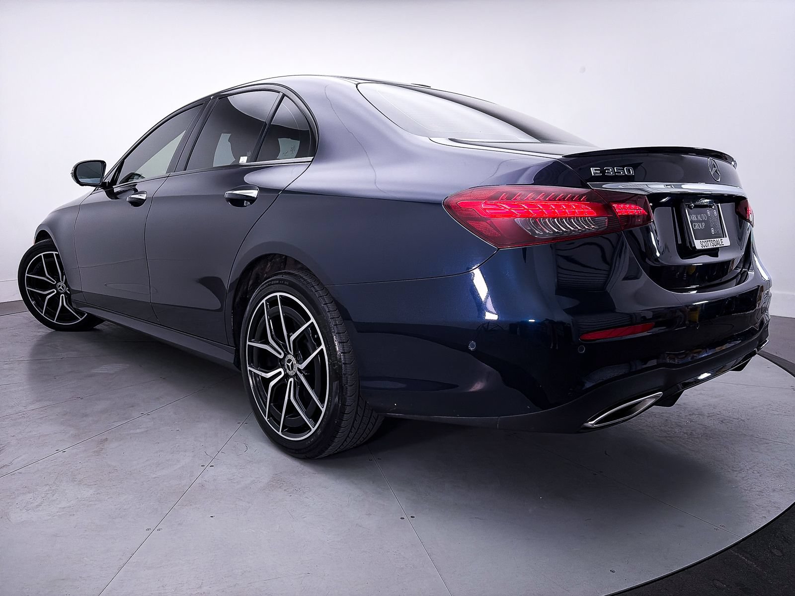 Used 2022 Mercedes-Benz E 350 Sedan image 2